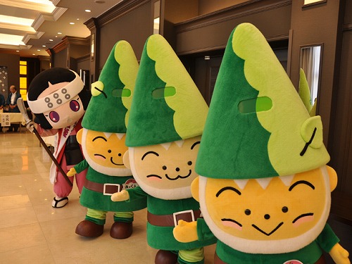 写真2：準市民交流会歓迎セレモニーでお出迎え2