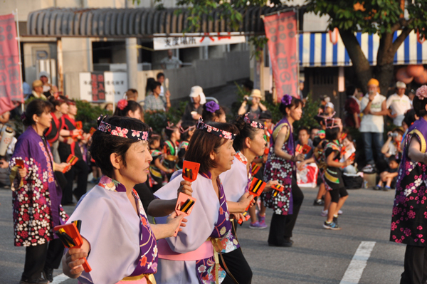 写真：だんべえ踊り