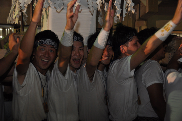 写真：須賀神社・榛名神社みこしと祭りばやし共演2