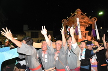 写真　町みこし共演3