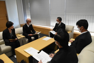 本市の地域づくりについて、星野市長を交えて意見交換　写真