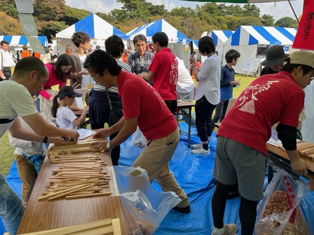 マイ箸作りの様子