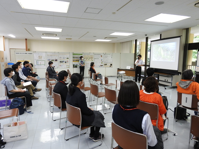 尾瀬高生による環境発表の様子