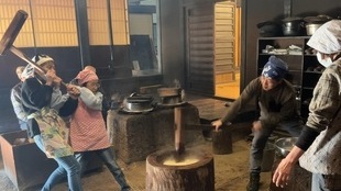 餅つきの様子
