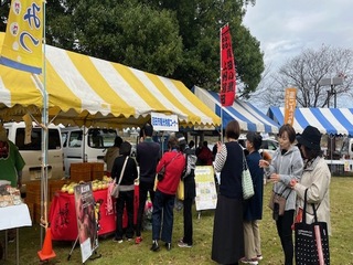 出店テントの様子