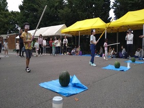 スイカ割り