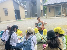 絵本を使って伝える